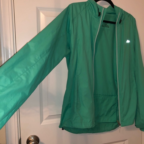 ASICS packable jacket - Picture 2 of 4